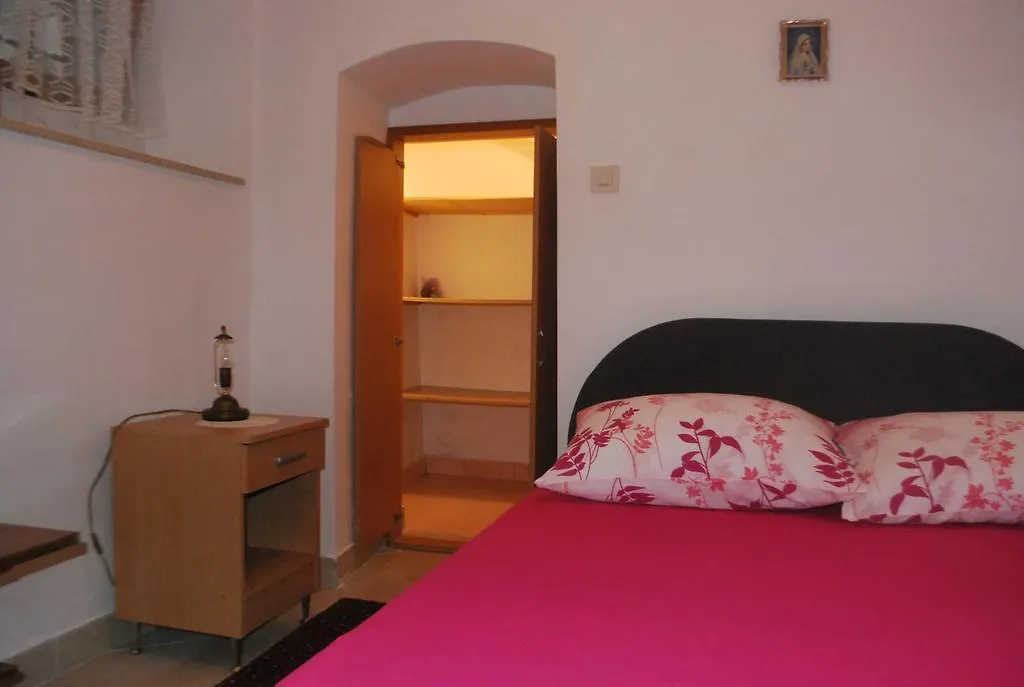 Apartment Lucija Cres 0*,